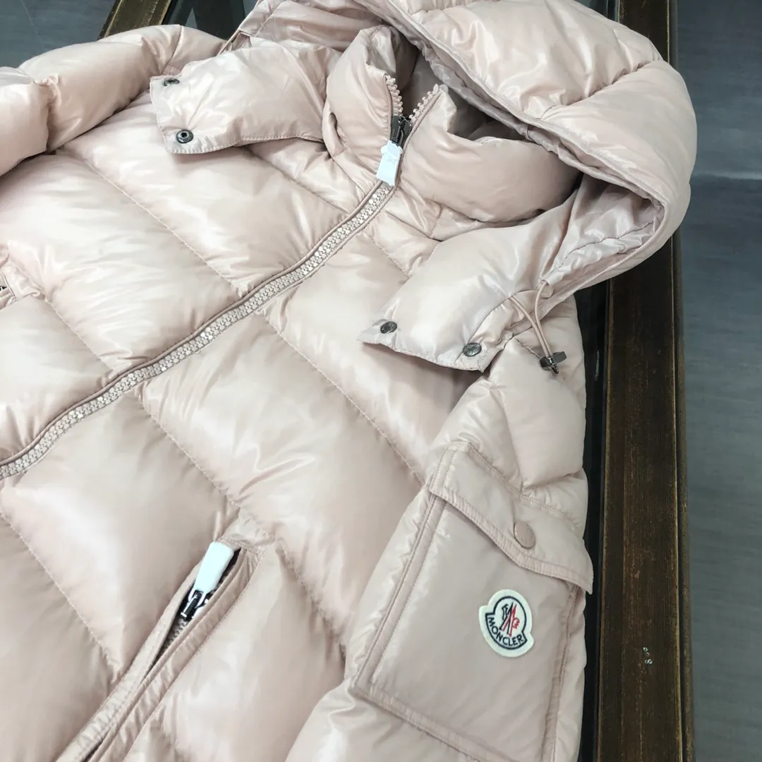 ( Pink Same Style) MONCLER Classic MAYA ， 95 ，📢 MON ，N Same Style ， ， ， ， ， ， MAYA ， Classic ， 90 ， 👍 Size：Classic （ 1-6）Pink（0-3）White（1-5）Gray（1-5） （1-5） （1-6） （1-6）